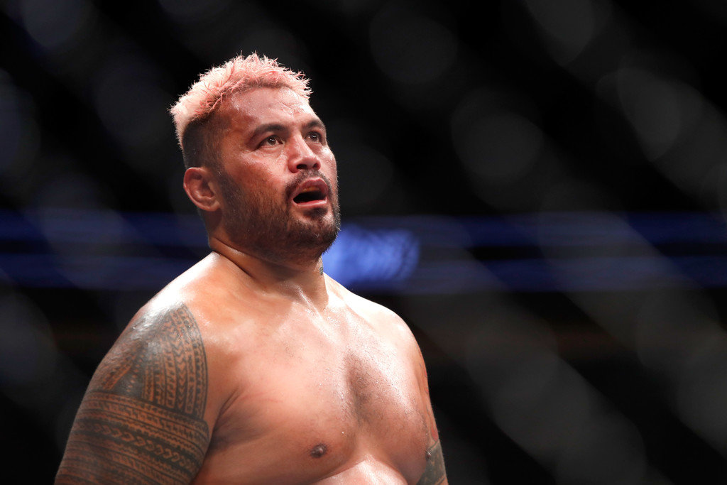Mark Hunt waits for the start of his UFC bout at UFC 209